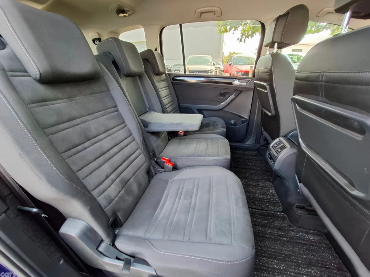 Volkswagen Touran MPV, Diesel, 2019, Blue