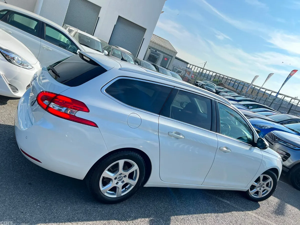 Peugeot 308 Estate, Petrol, 2016, White