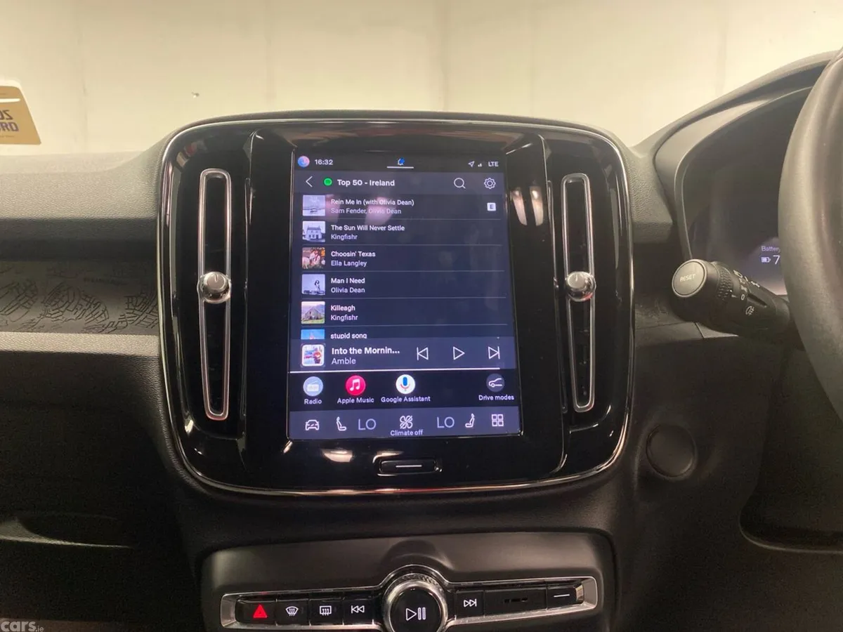 Volvo XC40 Estate, Electric, 2023, Blue
