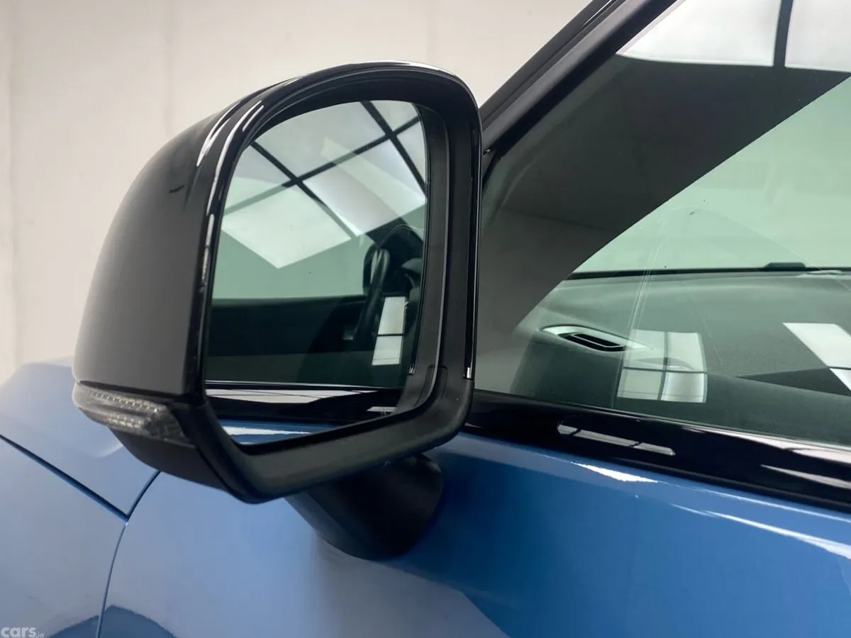 Volvo XC40 Estate, Electric, 2023, Blue