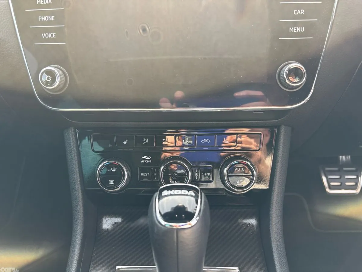 Skoda Superb Saloon, Diesel, 2023, Grey