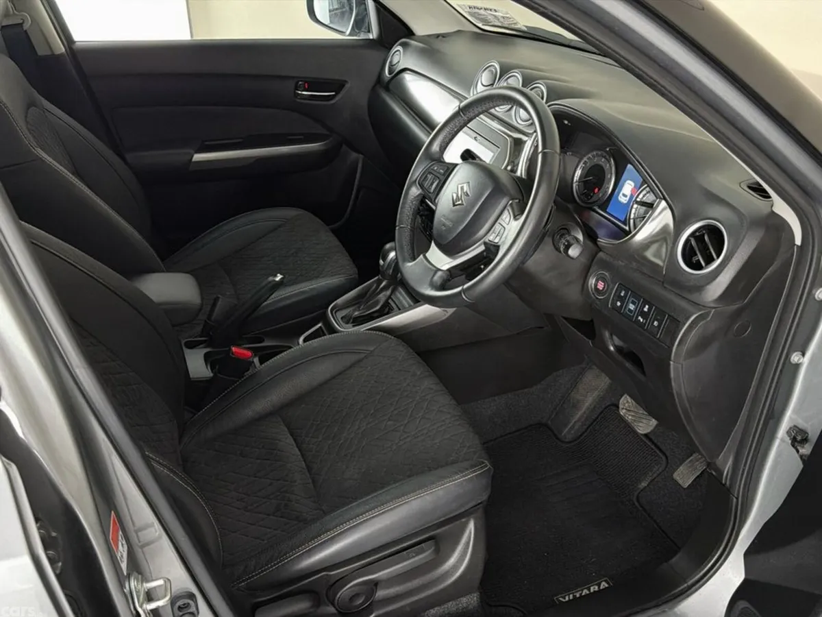 Suzuki Vitara SUV, Petrol Hybrid, 2024, Grey