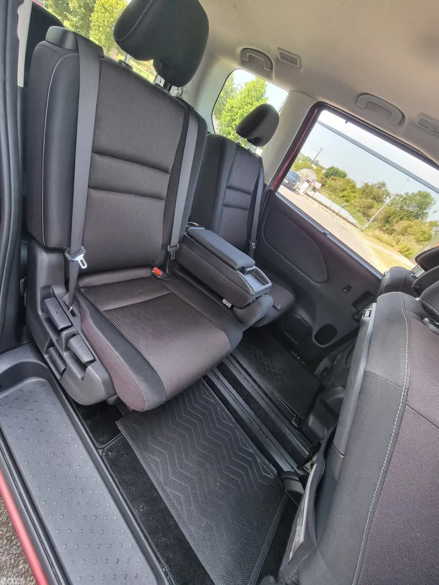 Nissan Serena MPV, Petrol Hybrid, 2017, Red