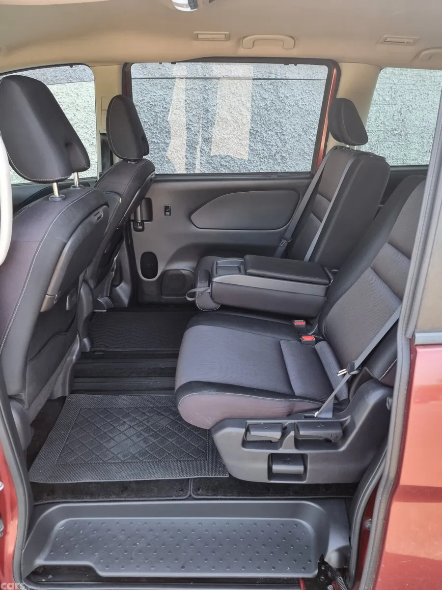 Nissan Serena MPV, Petrol Hybrid, 2017, Red