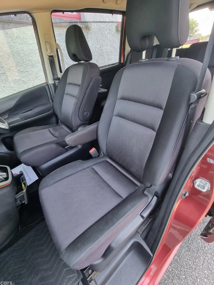 Nissan Serena MPV, Petrol Hybrid, 2017, Red
