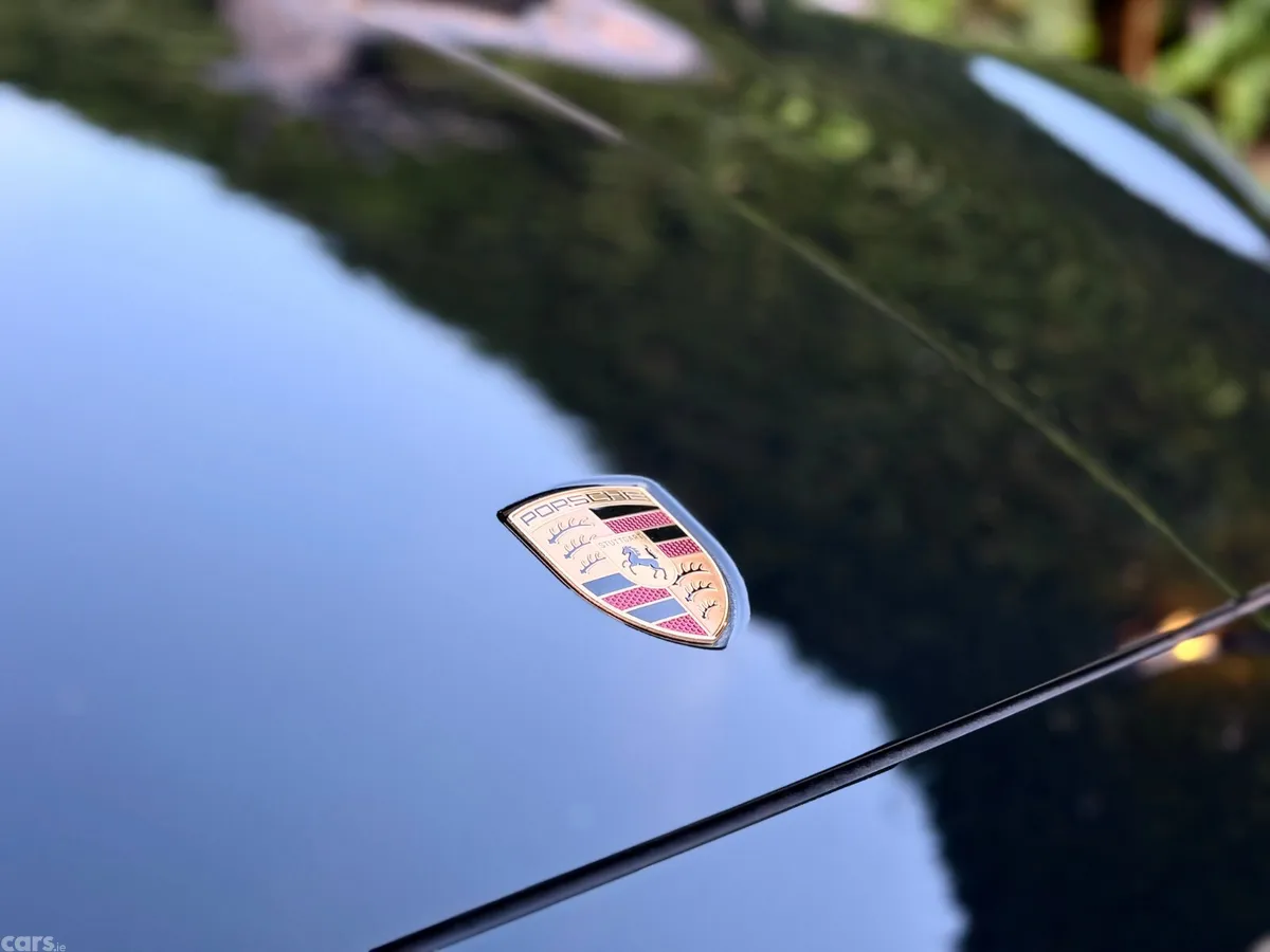 Porsche Cayenne SUV, Petrol Plug-in Hybrid, 2024, Black