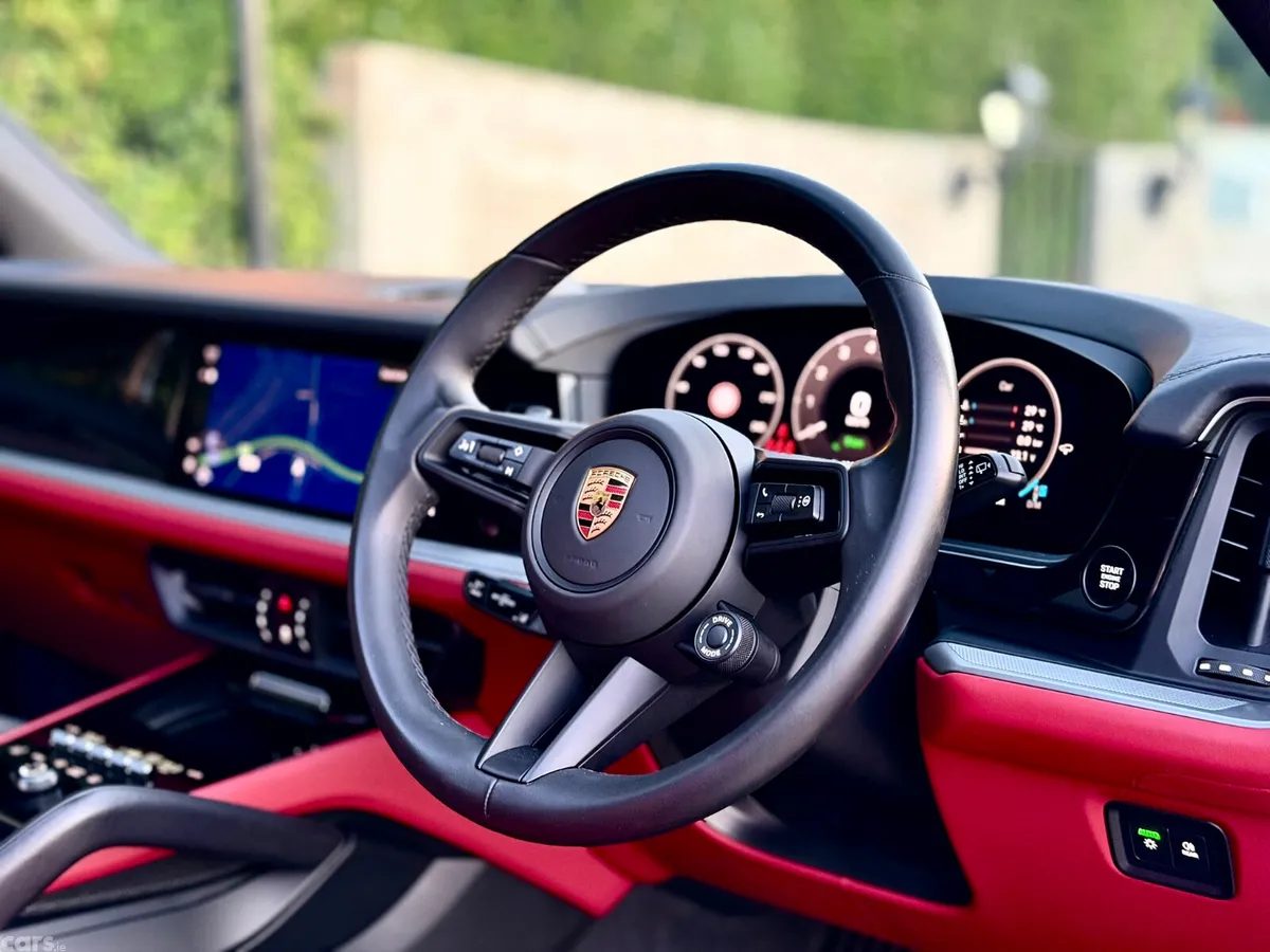 Porsche Cayenne SUV, Petrol Plug-in Hybrid, 2024, Black