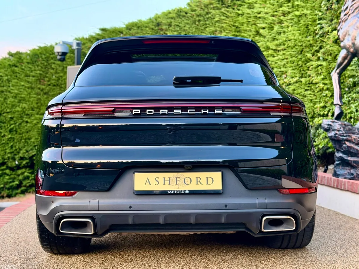 Porsche Cayenne SUV, Petrol Plug-in Hybrid, 2024, Black