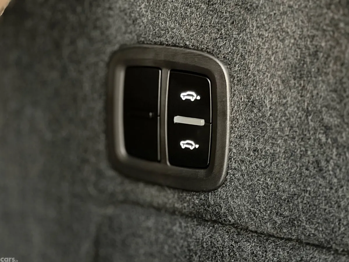 Porsche Cayenne SUV, Petrol Plug-in Hybrid, 2024, Black