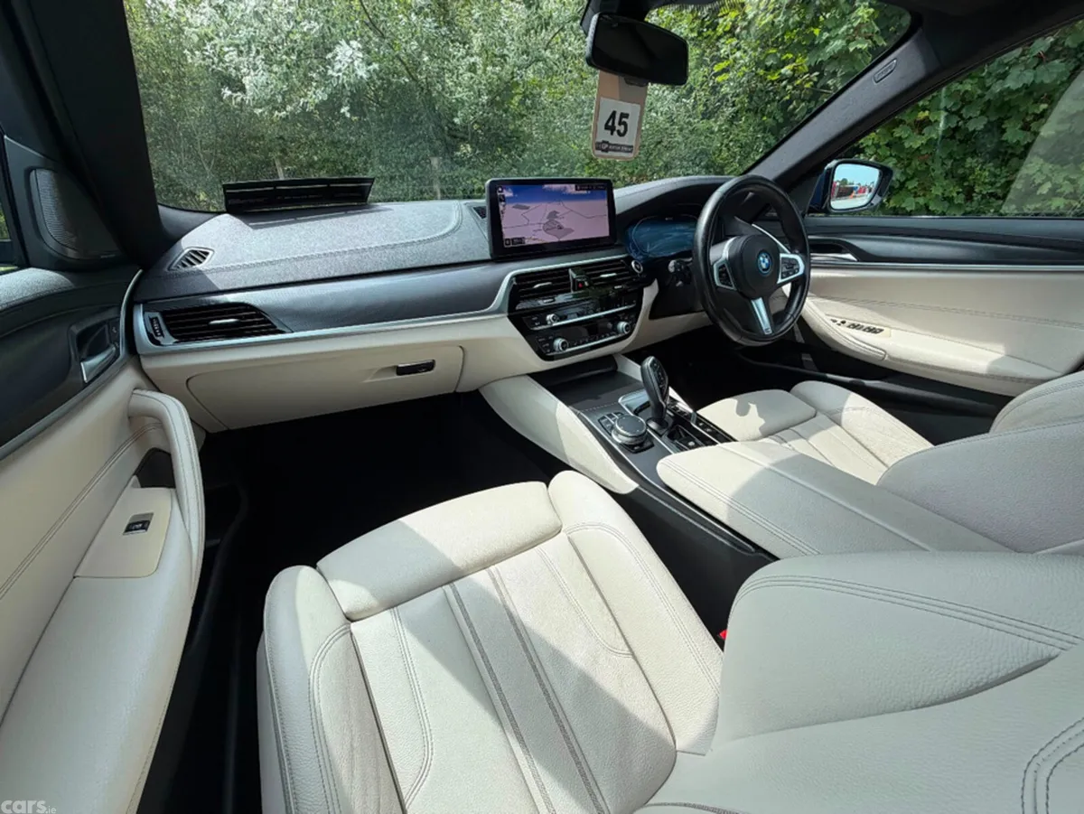 BMW 5-Series Saloon, Petrol Plug-in Hybrid, 2022, Blue