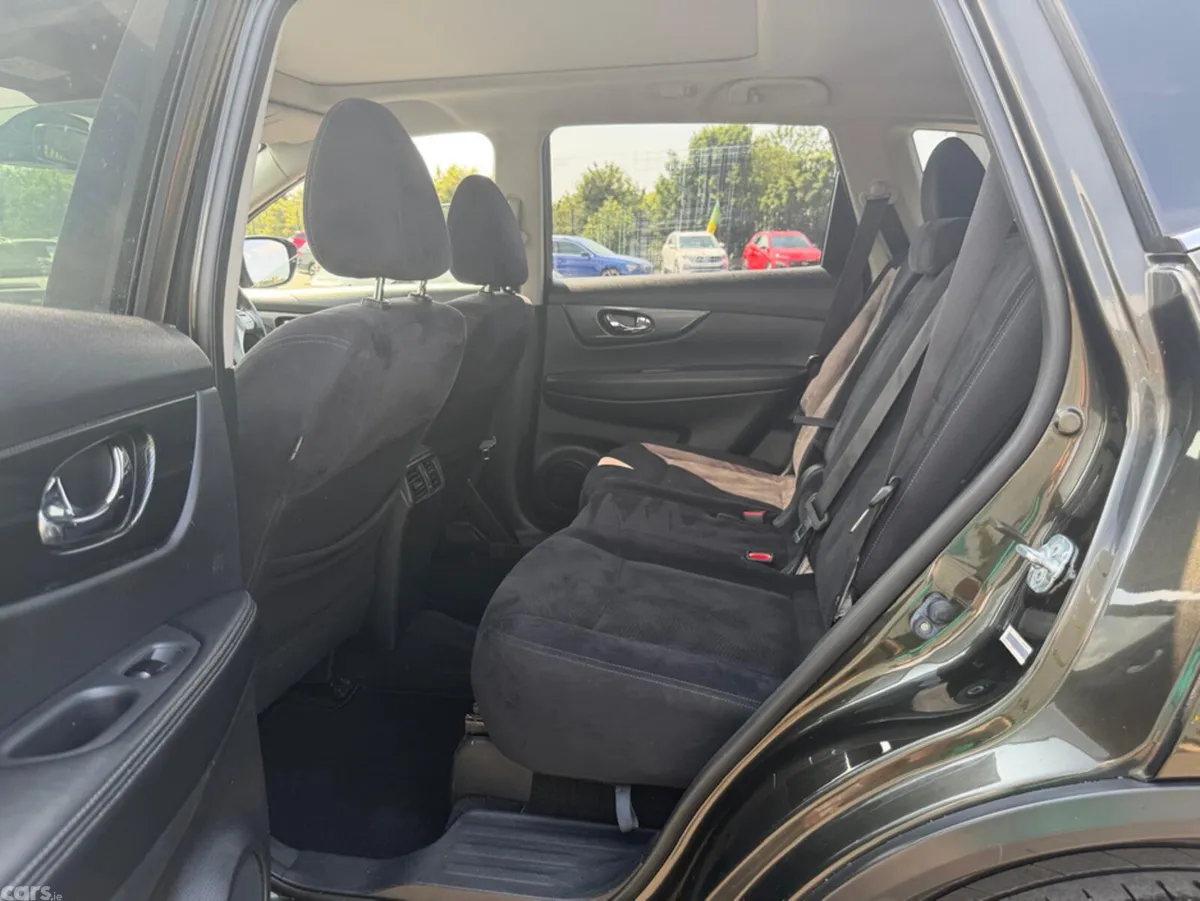Nissan X-Trail SUV, Diesel, 2017, Green