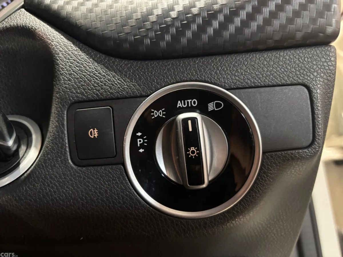 Mercedes-Benz Other Hatchback, Petrol, 2014, White