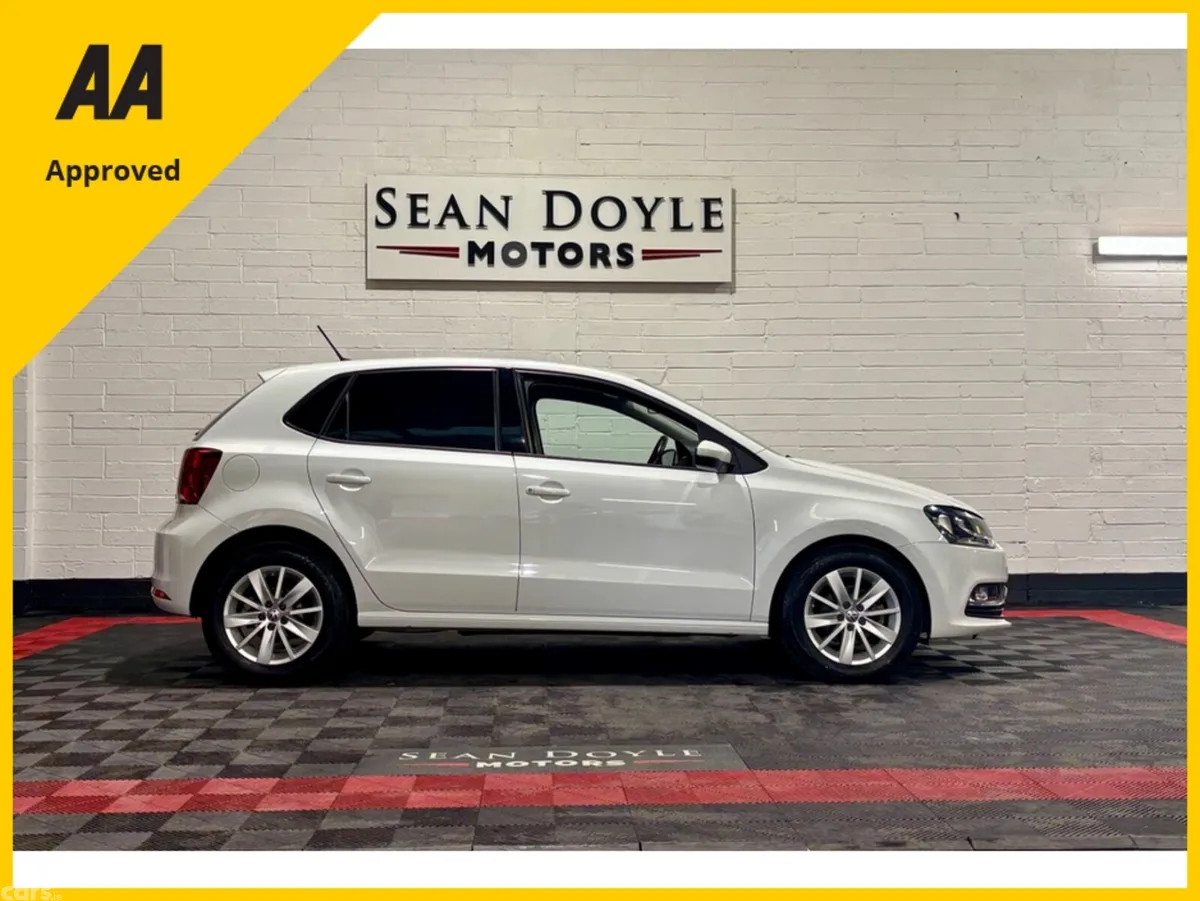 Volkswagen Polo Hatchback, Petrol, 2015, White