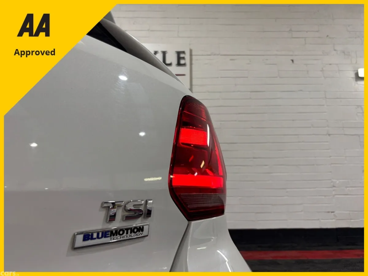 Volkswagen Polo Hatchback, Petrol, 2015, White