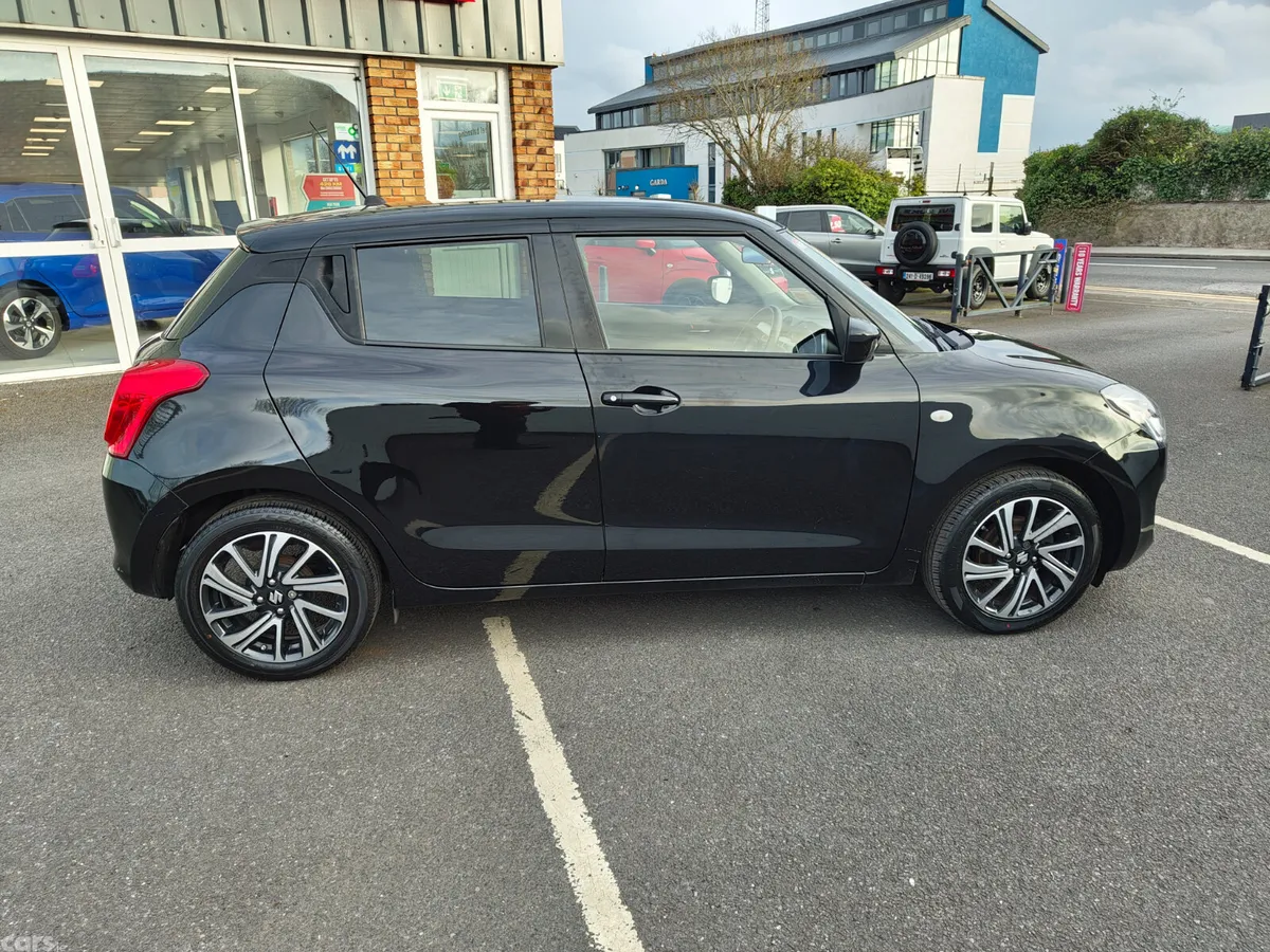 Suzuki Swift Hatchback, Petrol Hybrid, 2023, Black
