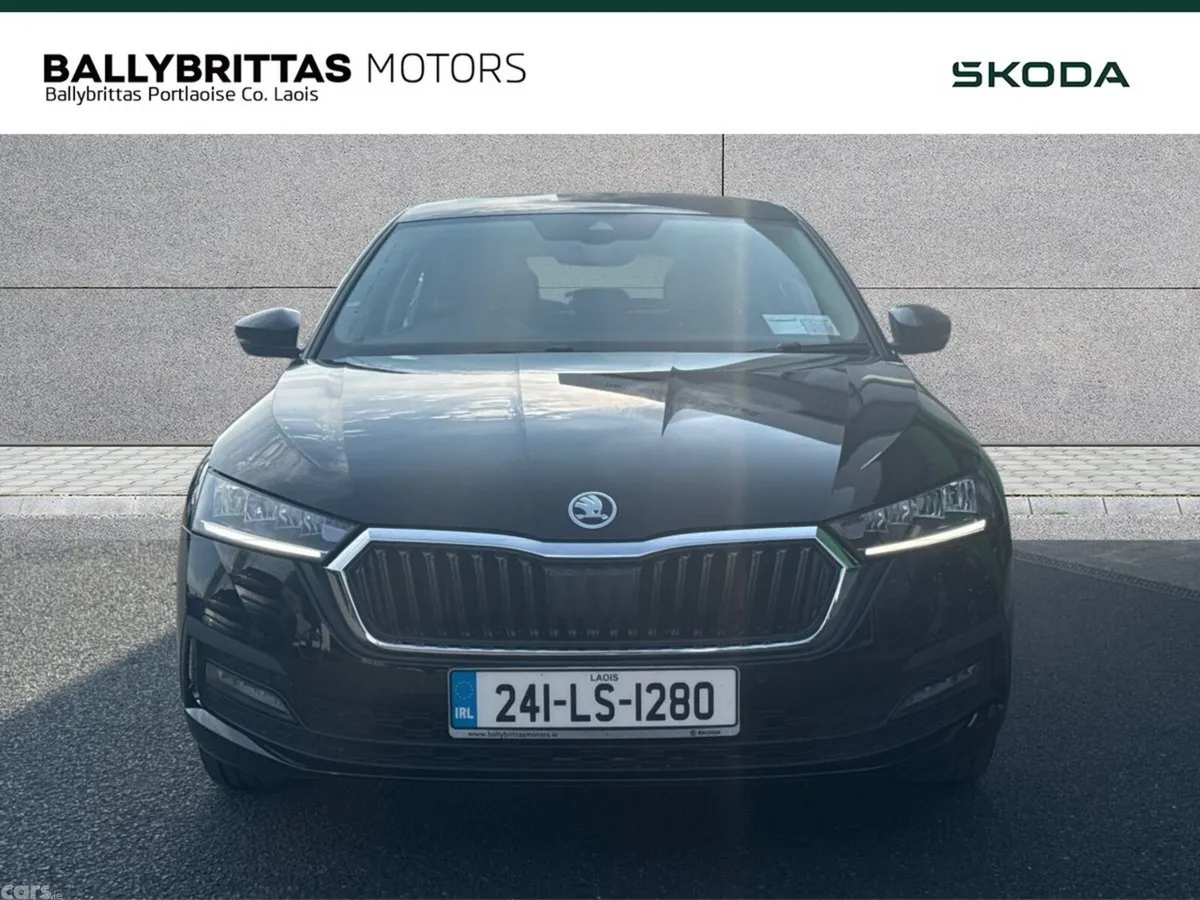 Skoda Octavia Saloon, Petrol, 2024, Black