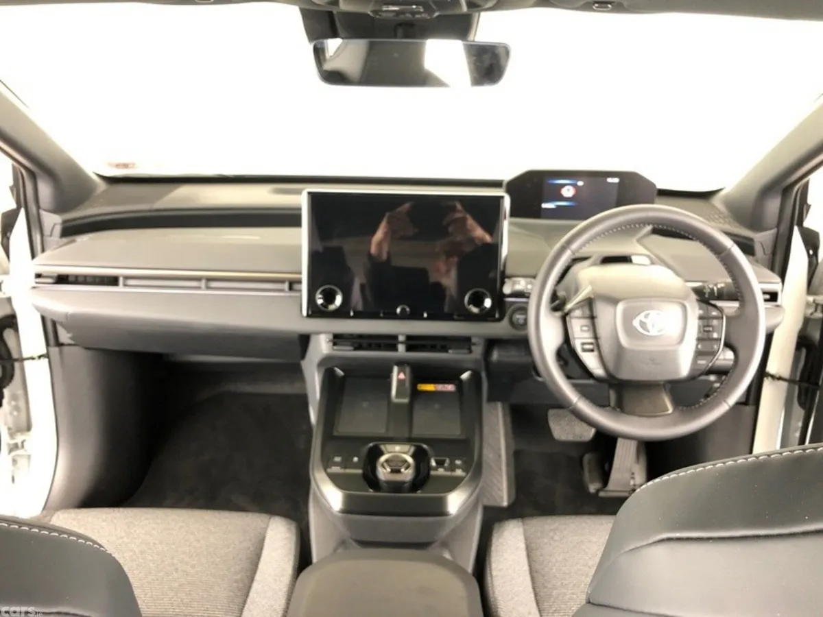 Toyota bZ4X Estate, Electric, 2026, White