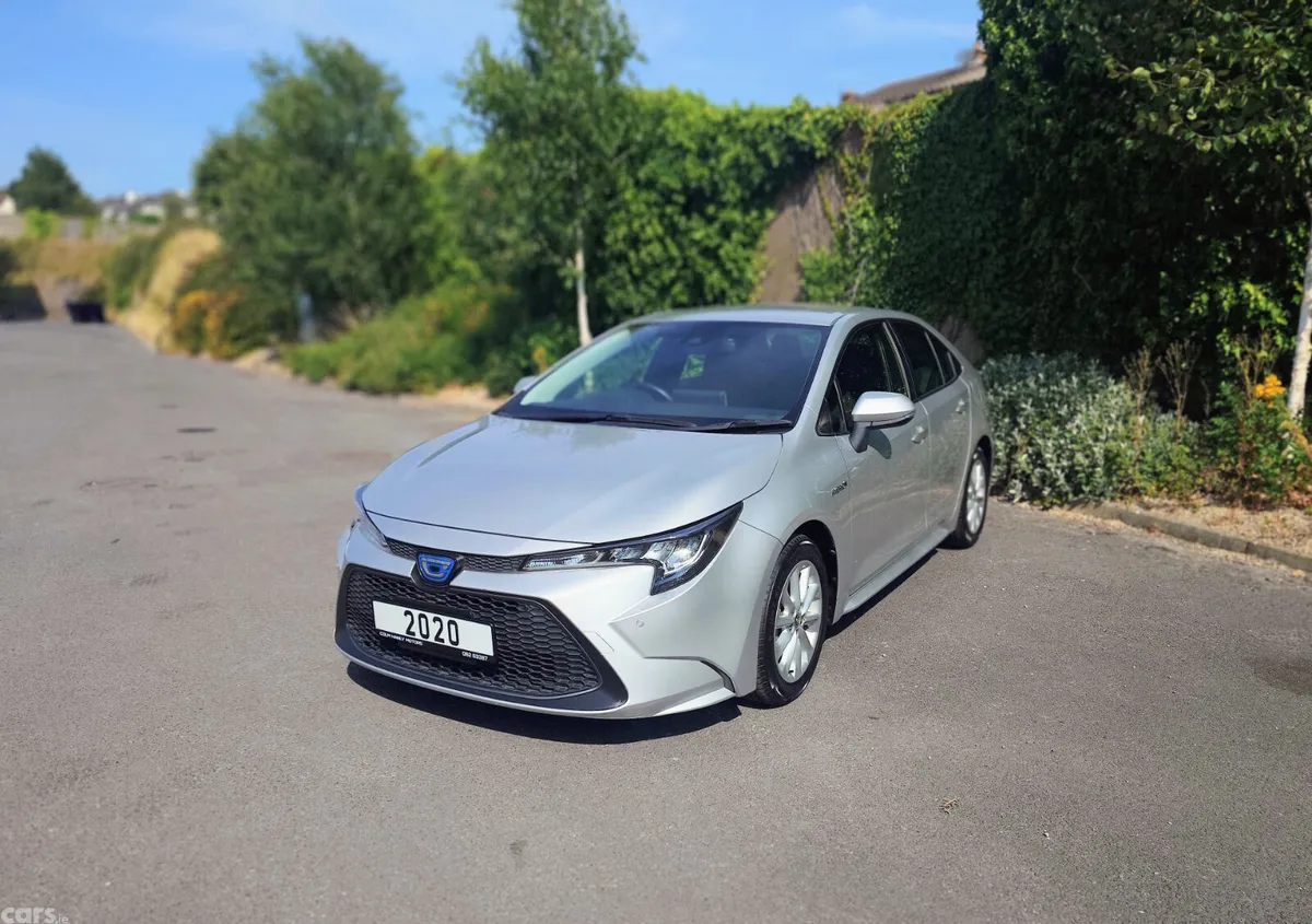 Toyota Corolla Saloon, Petrol Hybrid, 2020, Silver