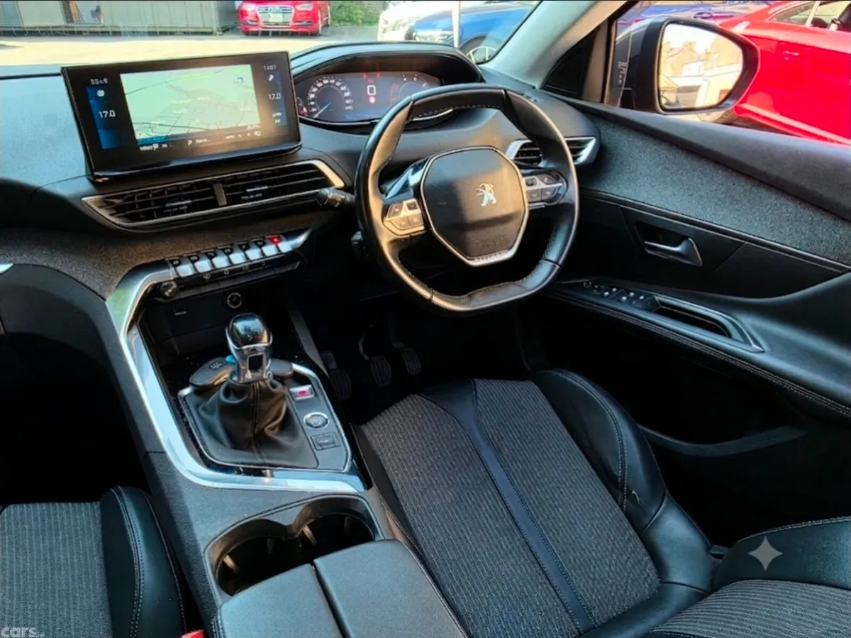 Peugeot 3008 MPV, Diesel, 2022, Grey