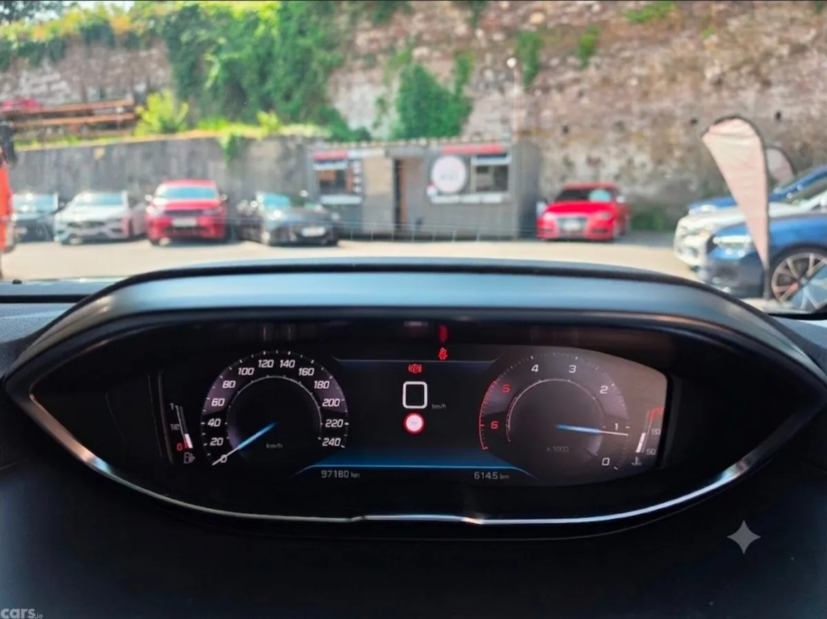 Peugeot 3008 MPV, Diesel, 2022, Grey