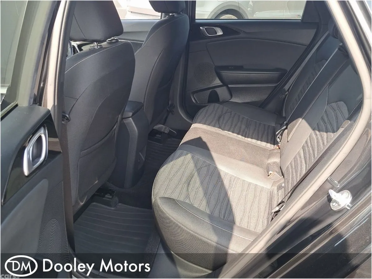 Kia Ceed Hatchback, Petrol, 2024, Black