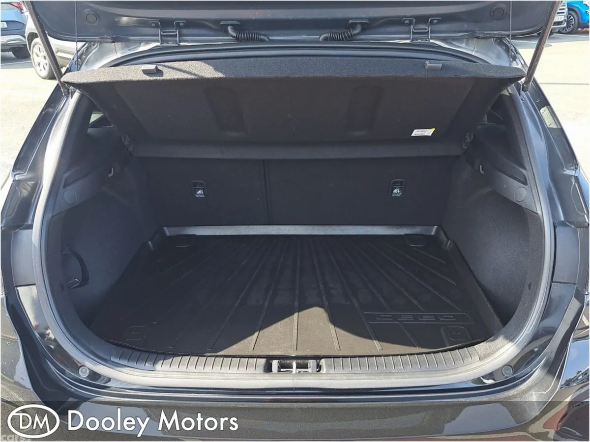 Kia Ceed Hatchback, Petrol, 2024, Black