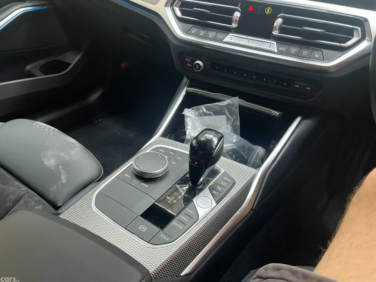 BMW 3-Series Saloon, Petrol Plug-in Hybrid, 2022, Black