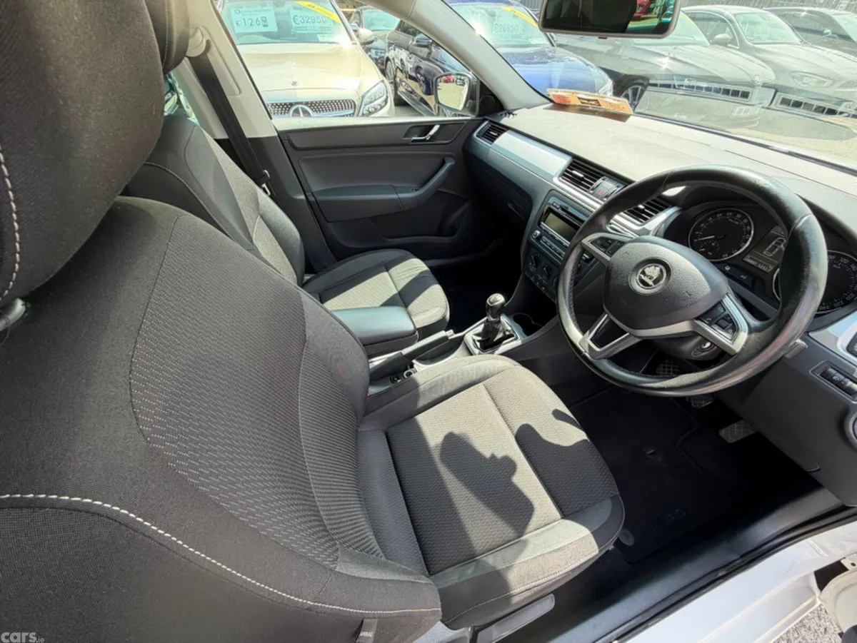 Skoda Rapid Hatchback, Diesel, 2015, White