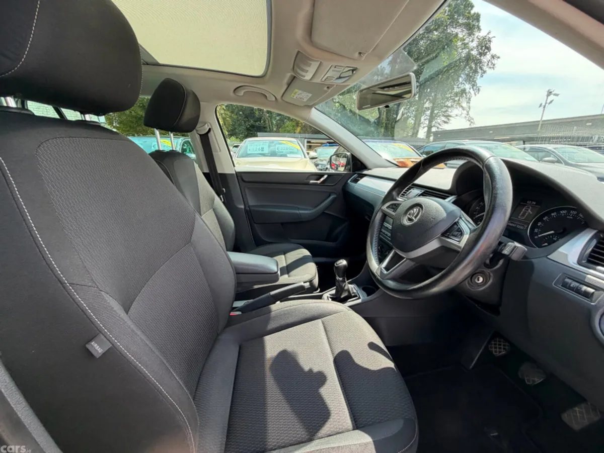 Skoda Rapid Hatchback, Diesel, 2015, White