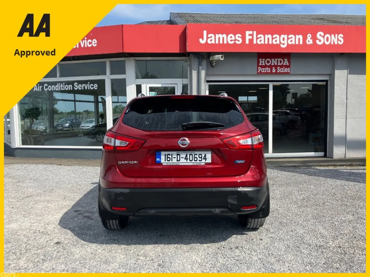Nissan Qashqai MPV, Diesel, 2016, Red