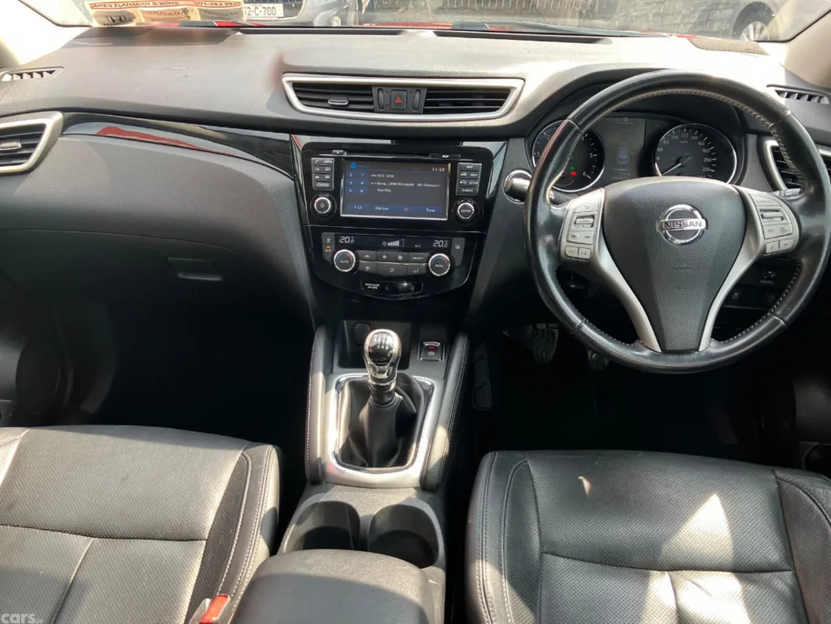 Nissan Qashqai MPV, Diesel, 2016, Red