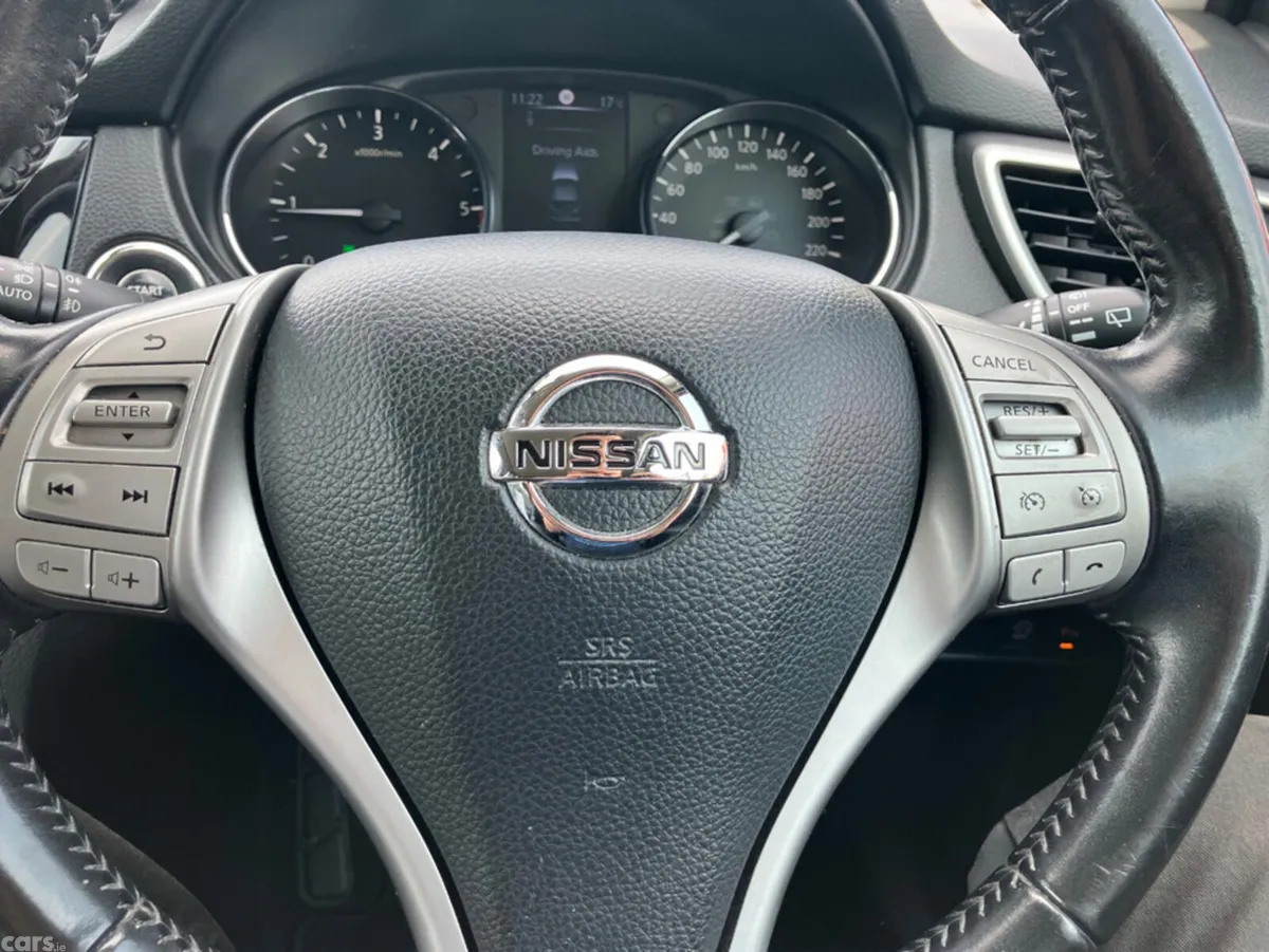 Nissan Qashqai MPV, Diesel, 2016, Red