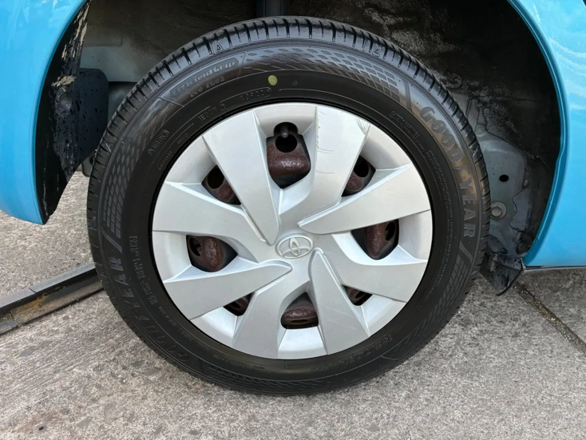 Toyota Vitz Hatchback, Petrol, 2016, Blue