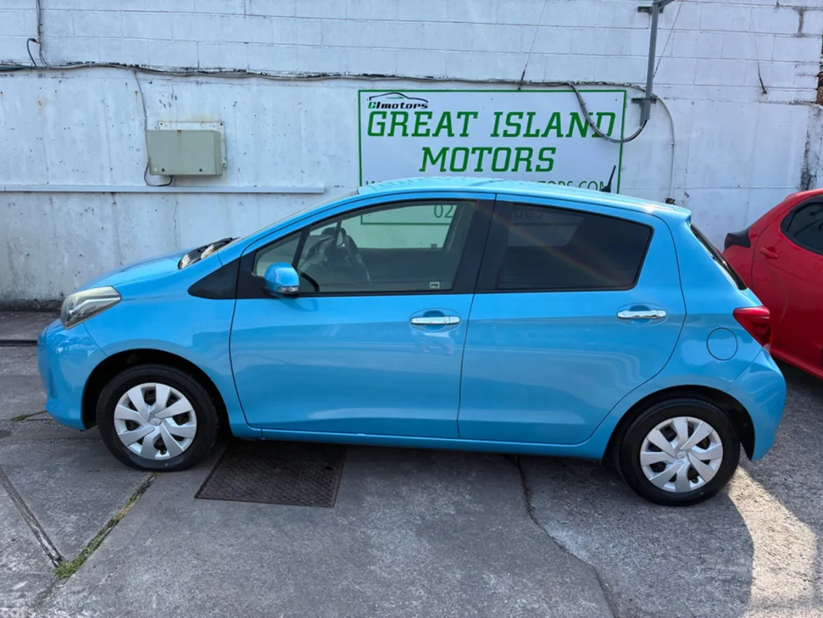 Toyota Vitz Hatchback, Petrol, 2016, Blue
