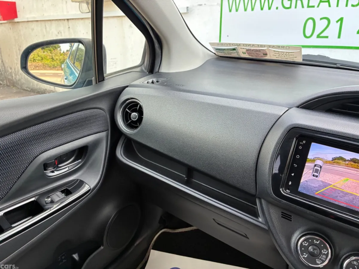 Toyota Vitz Hatchback, Petrol, 2016, Blue
