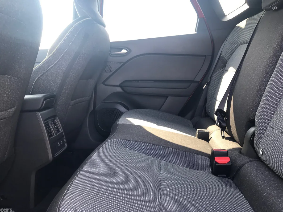 Renault Captur SUV, Petrol Hybrid, 2026, Red
