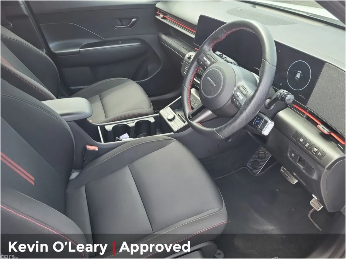 Hyundai KONA MPV, Petrol, 2025, White