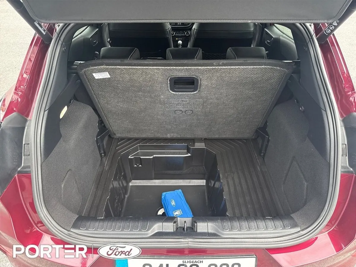Ford Puma MPV, Petrol, 2024, Red