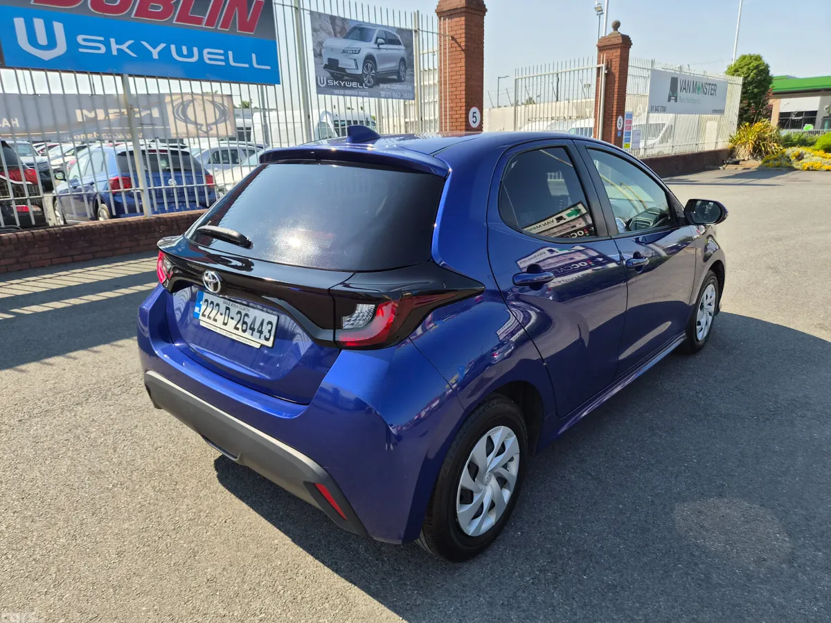 Toyota Yaris Hatchback, Petrol, 2022, Blue
