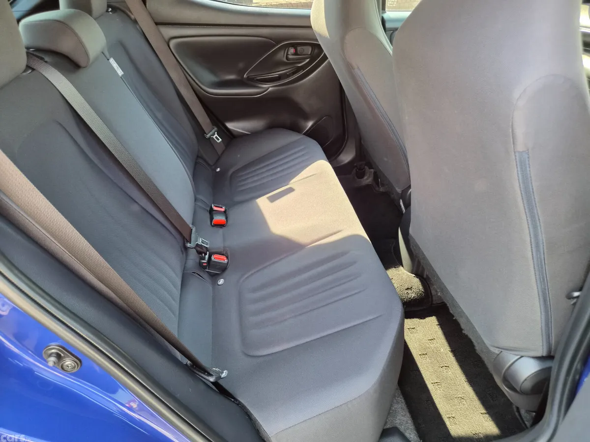 Toyota Yaris Hatchback, Petrol, 2022, Blue