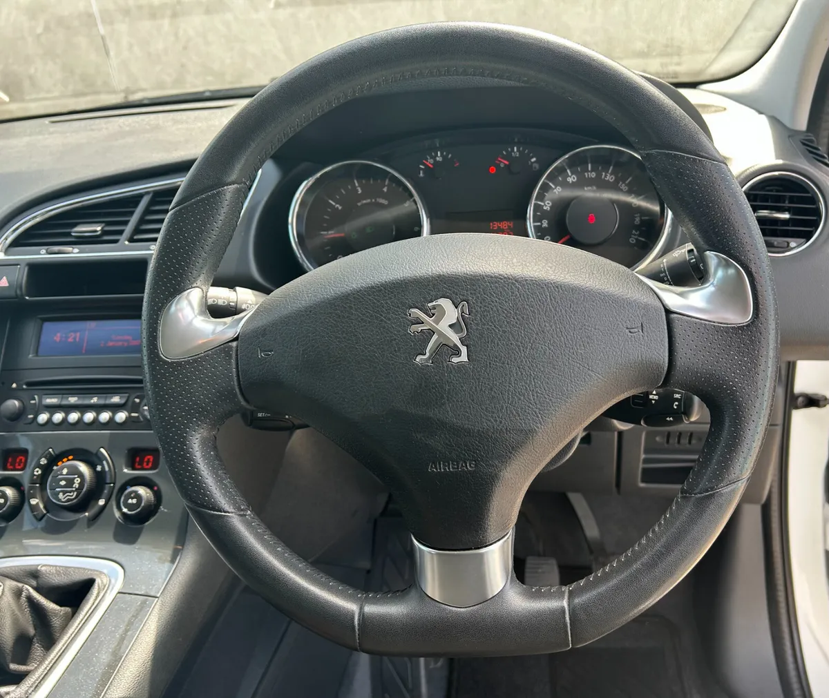 Peugeot 3008 SUV, Petrol, 2016, White