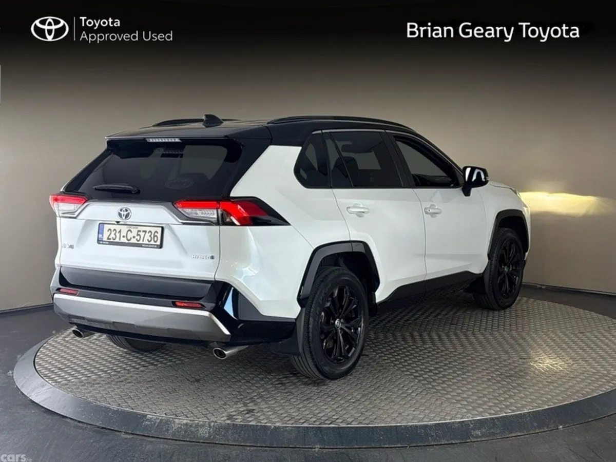 Toyota RAV4 SUV, Petrol Hybrid, 2023, White