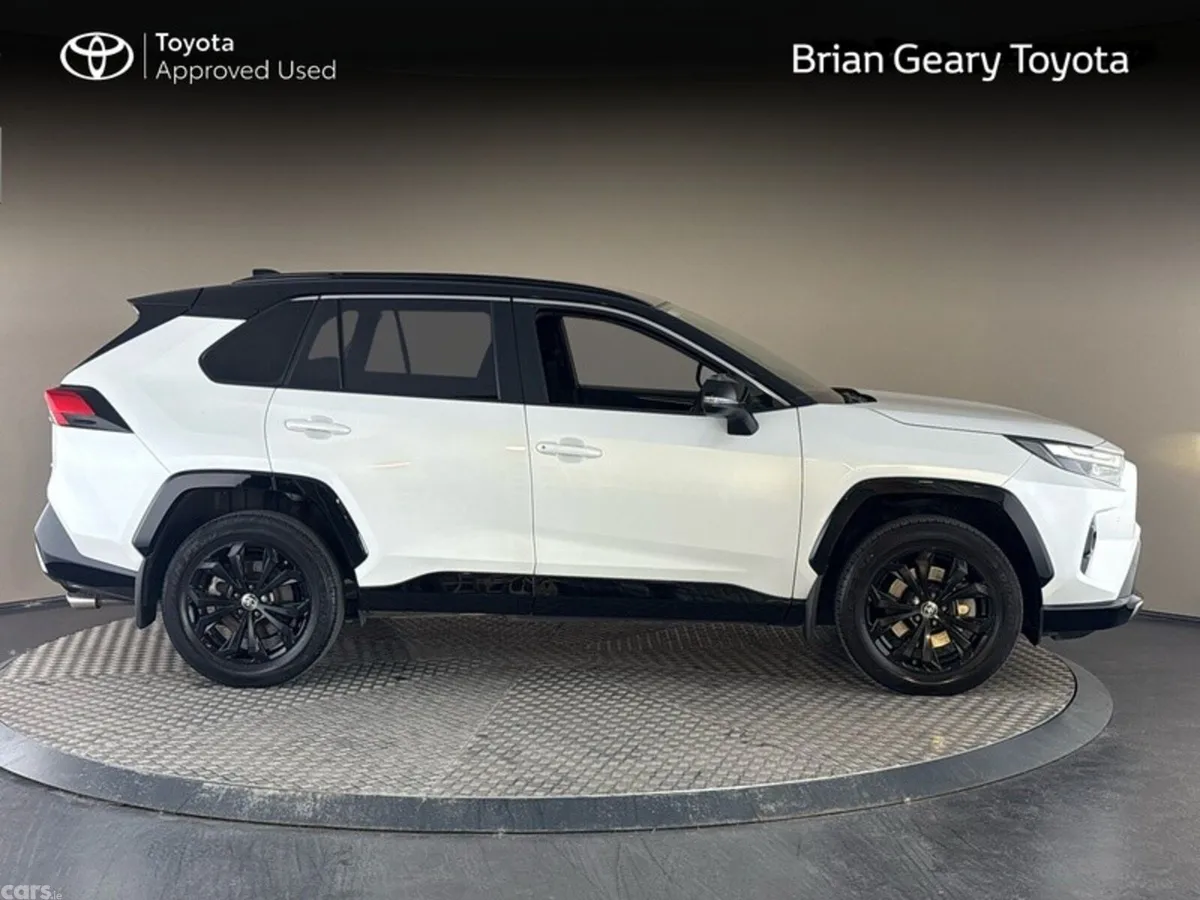 Toyota RAV4 SUV, Petrol Hybrid, 2023, White