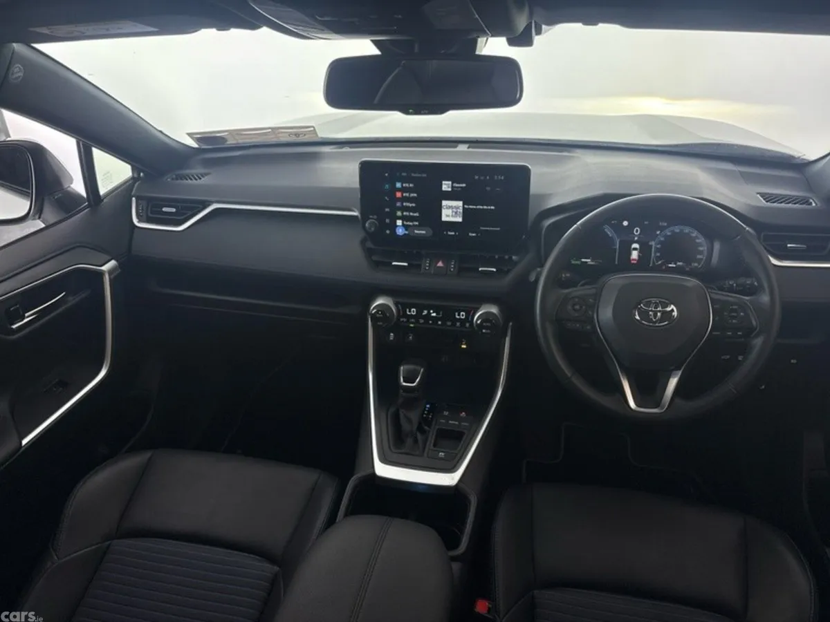 Toyota RAV4 SUV, Petrol Hybrid, 2023, White