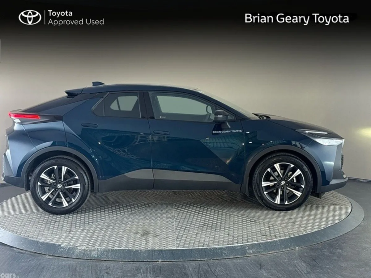 Toyota C-HR SUV, Petrol Hybrid, 2026, Blue