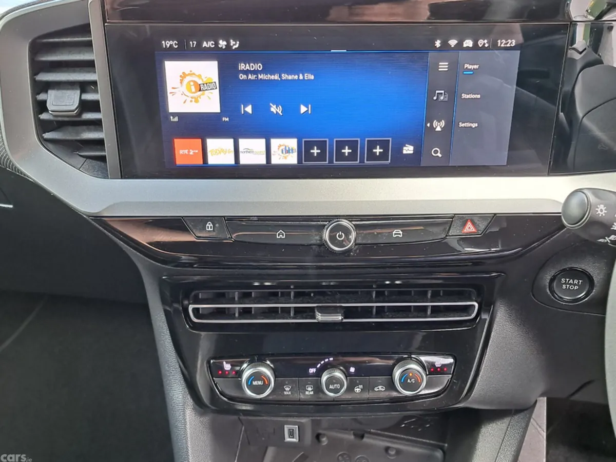Opel Mokka SUV, Petrol Hybrid, 2025, Green