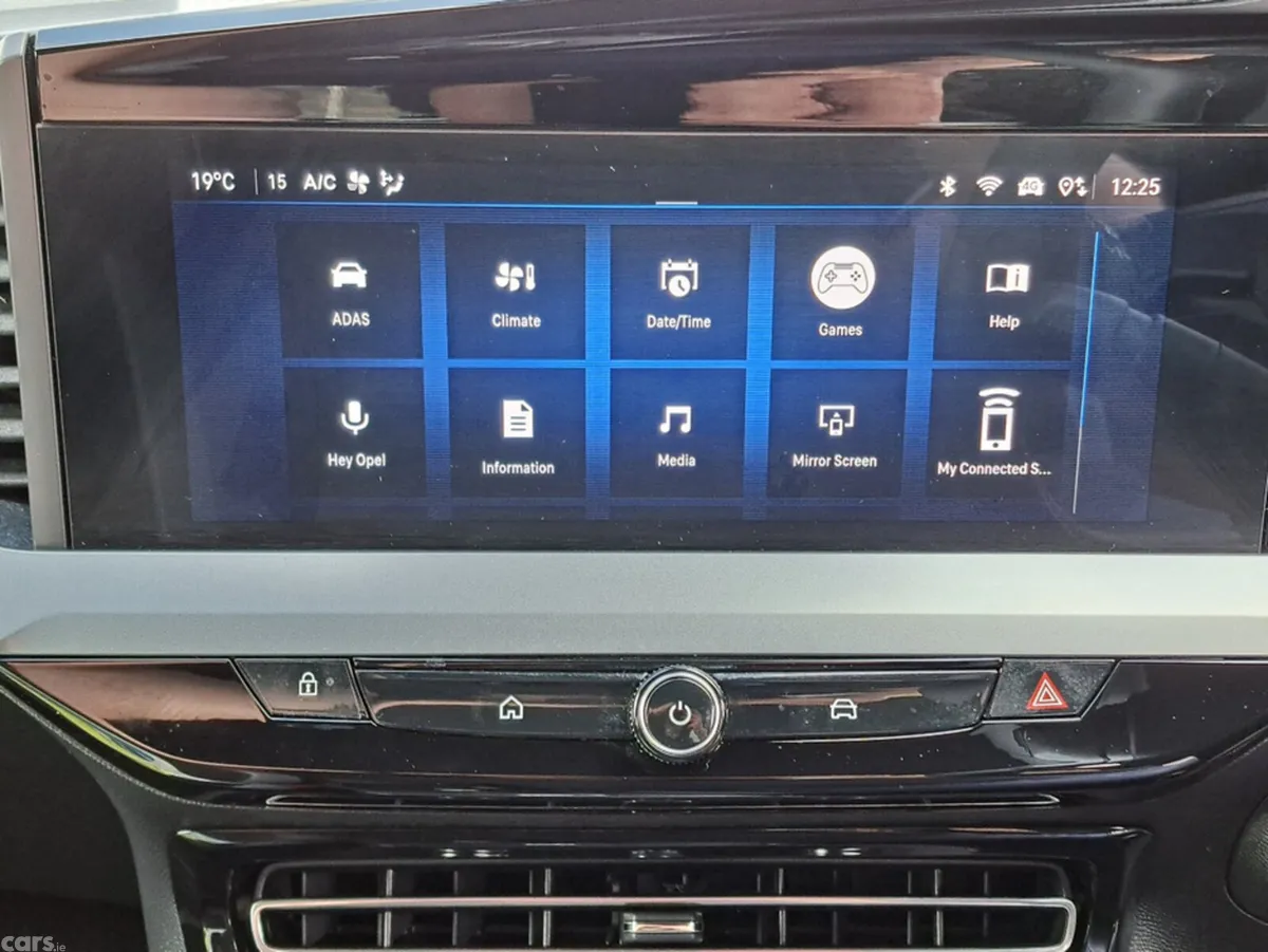 Opel Mokka SUV, Petrol Hybrid, 2025, Green