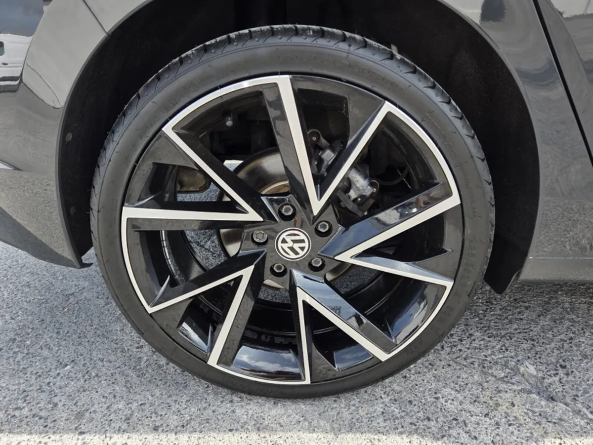 Volkswagen Golf Hatchback, Petrol, 2023, Grey