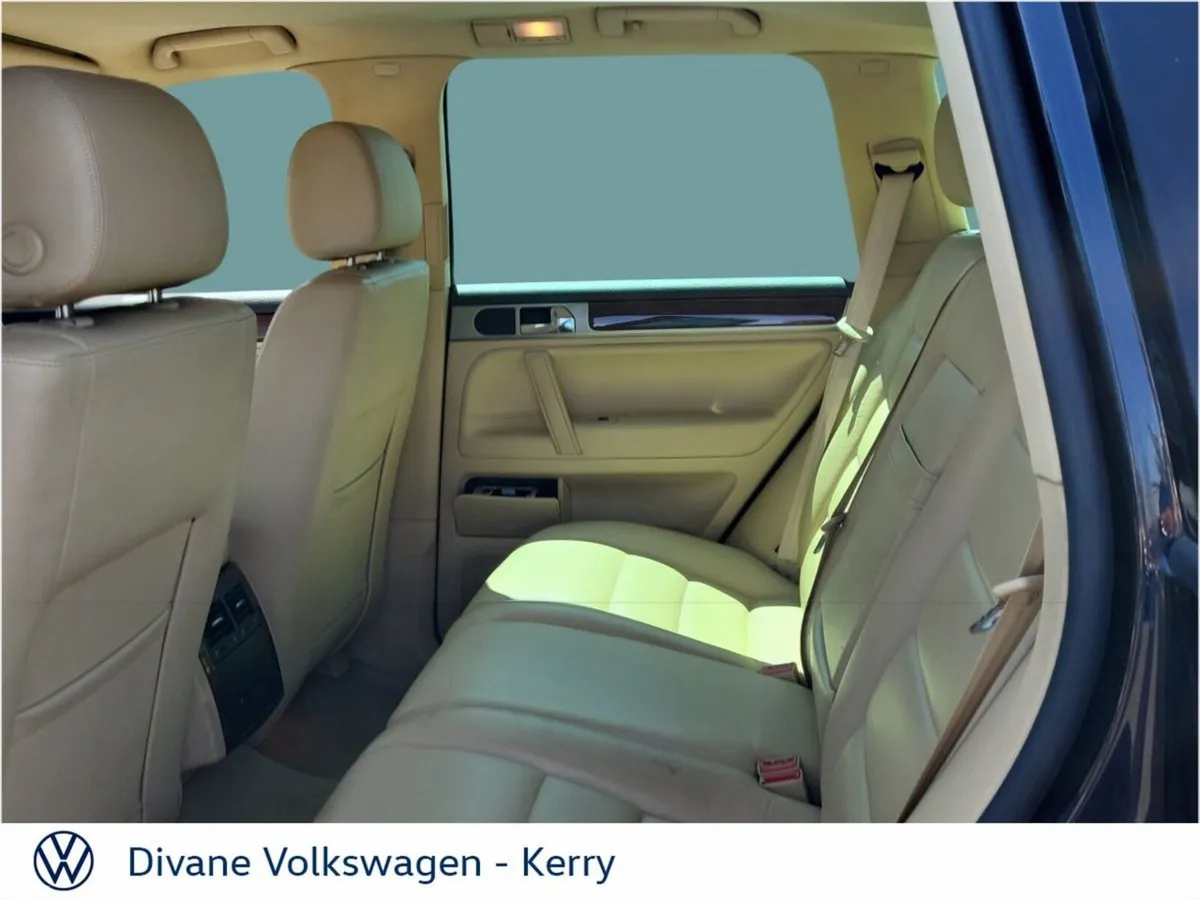 Volkswagen Touareg SUV, Diesel, 2006, Black