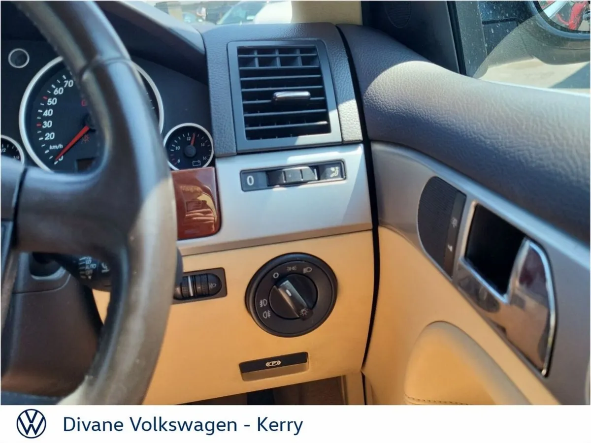 Volkswagen Touareg SUV, Diesel, 2006, Black